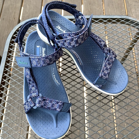 Women's Skechers Outdoor Lifestyle Arch Fit Reggae - Grounded Sandal. Size 6 EUC - Picture 2 of 6